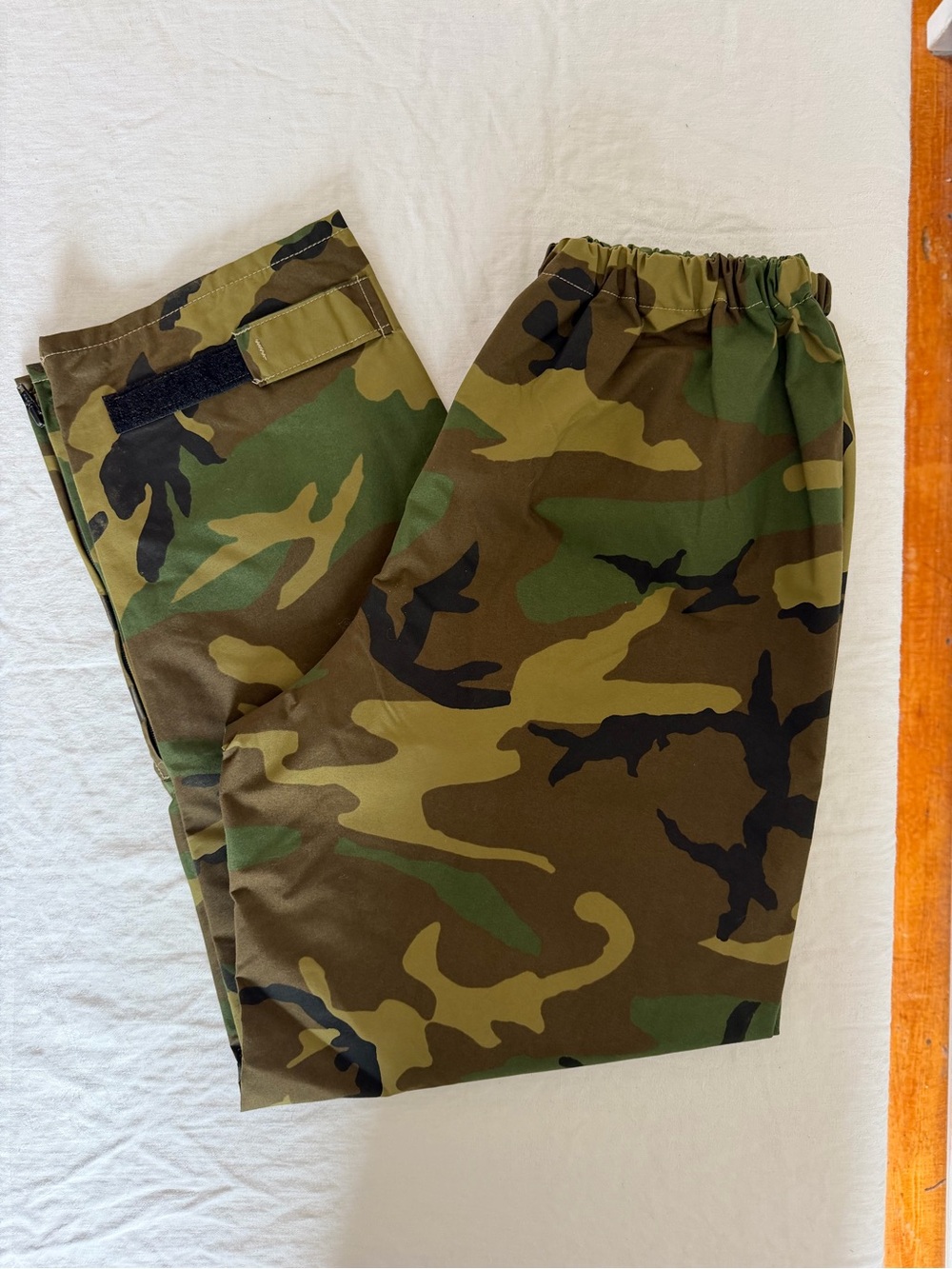 Men’s Cabelas Gortex Woodland Camo Rain Pants Elastic Waist Size Medium